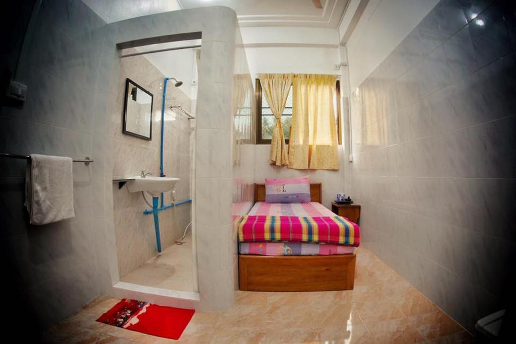 Penguin Hotel Котаунг Экстерьер фото